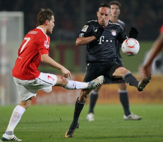 亲自参与一 亲自参与一